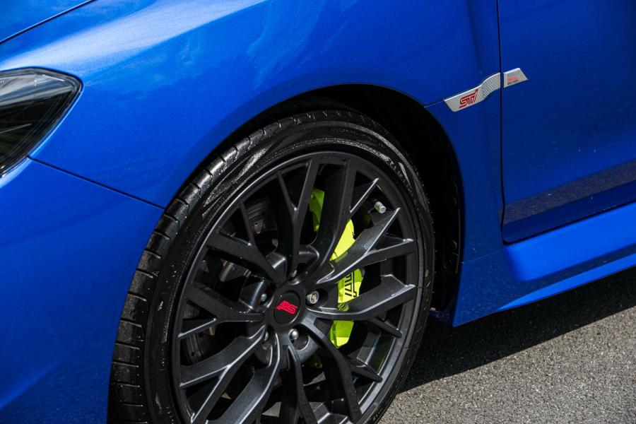 Колеса Subaru WRX STI Final Edition 2017 года  (UK) (фото 2 из 21)